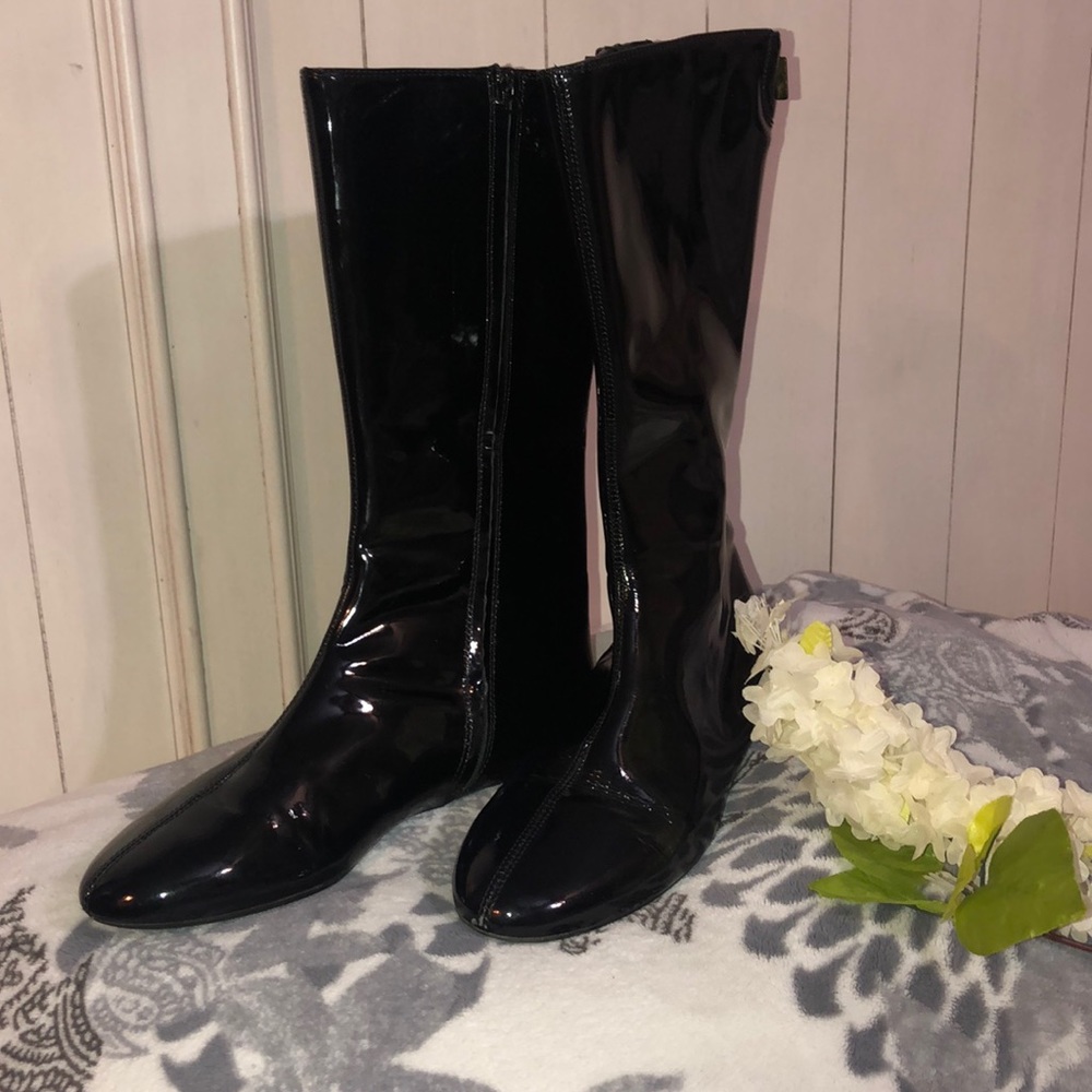 BURBERRY Authentic black patent rain #105SEG